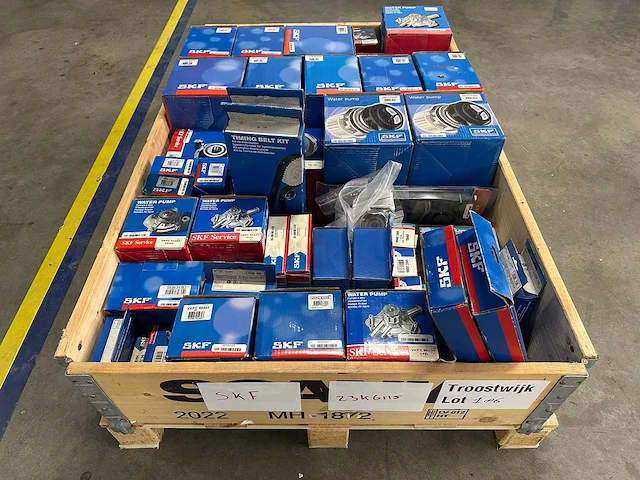 Skf - partij auto-onderdelen, lagers, waterpompen, wielnaafsets & distributiesets - afbeelding 1 van  11