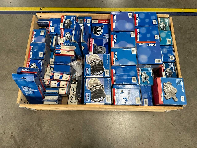 Skf - partij auto-onderdelen, lagers, waterpompen, wielnaafsets & distributiesets - afbeelding 2 van  11