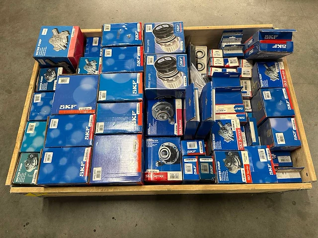 Skf - partij auto-onderdelen, lagers, waterpompen, wielnaafsets & distributiesets - afbeelding 11 van  11