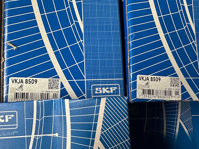 Skf - partij auto-onderdelen (o.a. koppelingssets en aandrijfcomponenten) - afbeelding 1 van  2