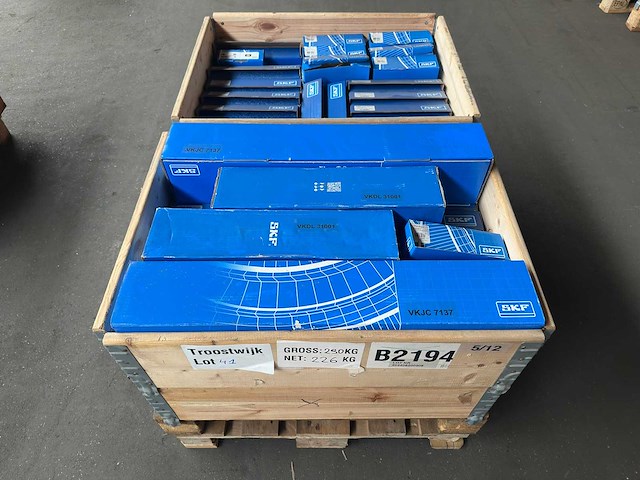 Skf - partij auto-onderdelen - afbeelding 1 van  10
