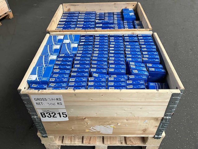 Skf - partij waterpompen 306kg - afbeelding 1 van  7