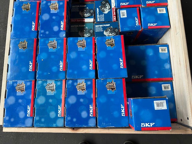 Skf - partij waterpompen / automotive onderdelen 73kg - afbeelding 5 van  9