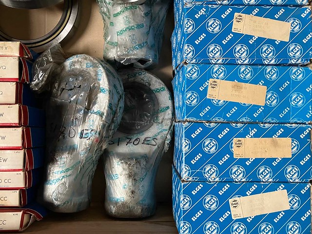 Skf / elges - partij lagers en stangkoppen 193kg - afbeelding 3 van  11