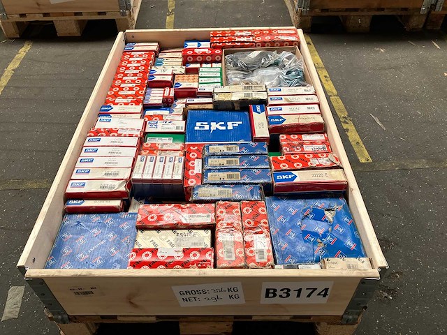 Skf / fag - partij lagers en lageronderdelen 296kg - afbeelding 1 van  7