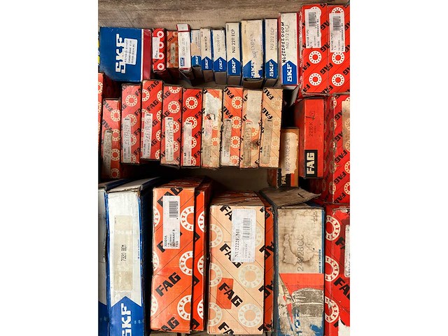 Skf, fag - partij lagers en metalen ringen 281kg - afbeelding 2 van  10