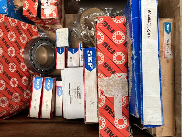 Skf, fag, cooper - partij zware lagers en behuizingen - 363kg - afbeelding 1 van  4