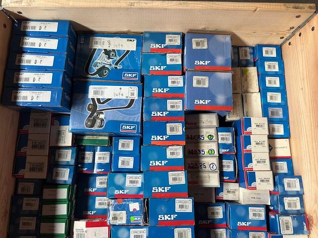Skf, fag, ina - partij auto-onderdelen (o.a. waterpompen en riemsets) - afbeelding 7 van  12