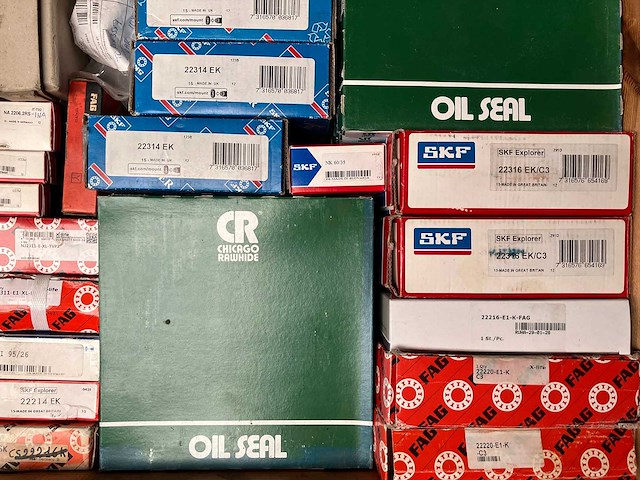 Skf / fag / ina / cr - partij diverse industriële lagers en oliekeerringen - afbeelding 3 van  11