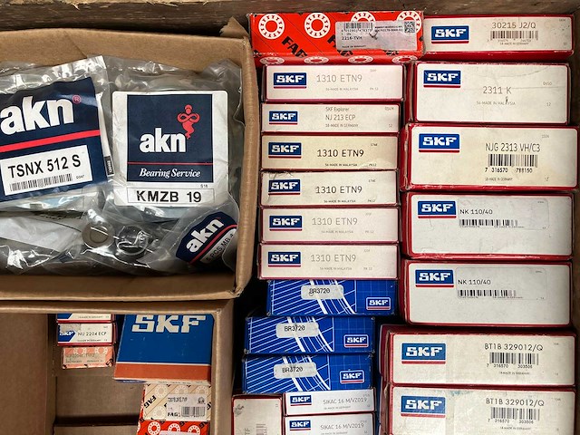 Skf, fag, ntn, akn, snr, asahi, nsk, nke en iko - grote partij lagers, lagerblokken en afdichtingen 152kg - afbeelding 2 van  7