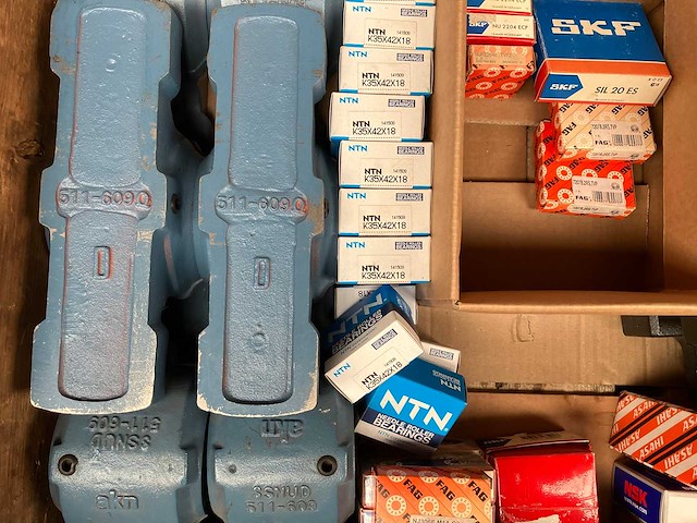 Skf, fag, ntn, akn, snr, asahi, nsk, nke en iko - grote partij lagers, lagerblokken en afdichtingen 152kg - afbeelding 3 van  7