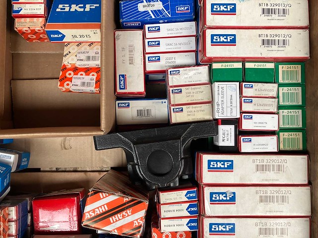 Skf, fag, ntn, akn, snr, asahi, nsk, nke en iko - grote partij lagers, lagerblokken en afdichtingen 152kg - afbeelding 4 van  11