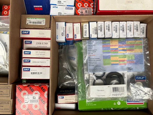 Skf, fag, ntn, akn, snr, asahi, nsk, nke en iko - grote partij lagers, lagerblokken en afdichtingen 152kg - afbeelding 4 van  7