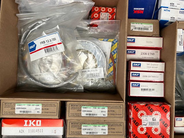 Skf, fag, ntn, akn, snr, asahi, nsk, nke en iko - grote partij lagers, lagerblokken en afdichtingen 152kg - afbeelding 2 van  3