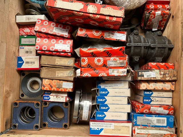 Skf / fag partij industriële lagers, lagerhuizen en componenten 257kg - afbeelding 5 van  10