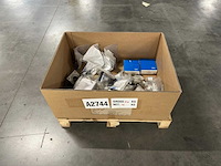 Skf / festo - partij pneumatiek onderdelen & kettingwielen - afbeelding 1 van  7