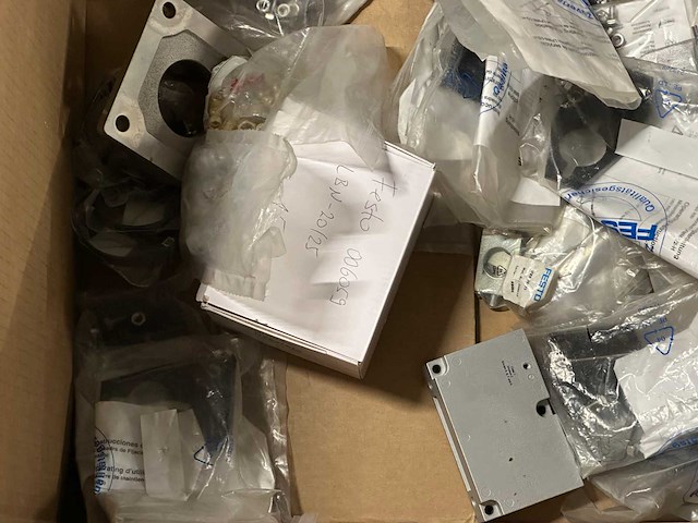 Skf / festo - partij pneumatiek onderdelen & kettingwielen - afbeelding 3 van  7