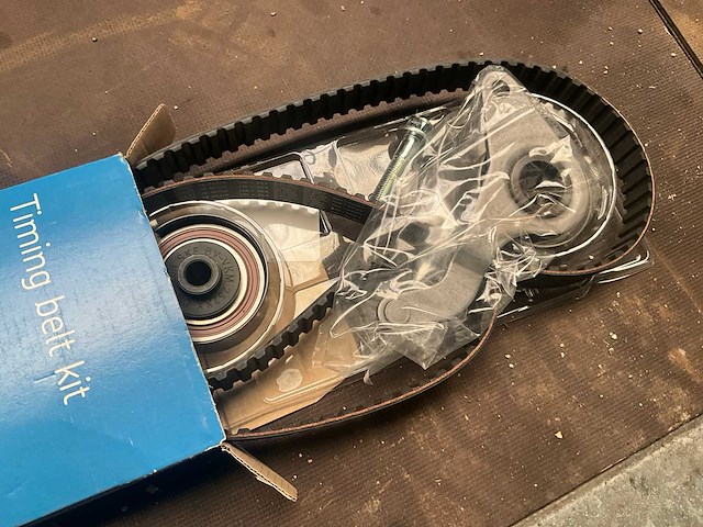 Skf / gates / dayco - distributieriem, spanrol en meelooprol - distributieriem set - partij auto onderdelen (48x) - afbeelding 11 van  13