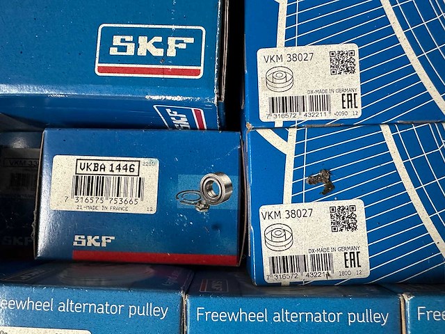 Skf, ina, nsk, koyo - partij skf automotive onderdelen: spanrollen, vrijloopdynamo-poelies, distributiesets, krukasdempers en waterpompen - afbeelding 4 van  11