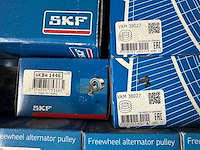 Skf, ina, nsk, koyo - partij skf automotive onderdelen: spanrollen, vrijloopdynamo-poelies, distributiesets, krukasdempers en waterpompen - afbeelding 4 van  11