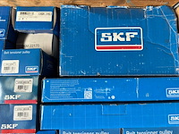 Skf, ina, nsk, koyo - partij skf automotive onderdelen: spanrollen, vrijloopdynamo-poelies, distributiesets, krukasdempers en waterpompen - afbeelding 5 van  11