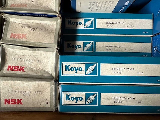 Skf, ina, nsk, koyo - partij skf automotive onderdelen: spanrollen, vrijloopdynamo-poelies, distributiesets, krukasdempers en waterpompen - afbeelding 9 van  11