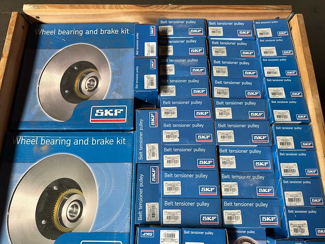 Skf, nachi - partij auto-onderdelen (o.a. wiellager- en remsets, spanrollen) - afbeelding 1 van  3