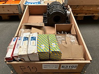 Skf / snr - partij lagers en jones gietijzeren lagerhuizen 226kg - afbeelding 1 van  8