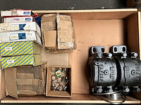 Skf / snr - partij lagers en jones gietijzeren lagerhuizen 226kg - afbeelding 3 van  8