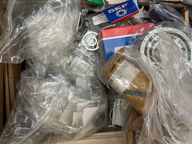 Skf/nsk - partij lagers & oliekeerringen - afbeelding 6 van  15