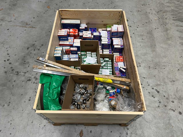 Skf/nsk - partij lagers & oliekeerringen - afbeelding 15 van  15