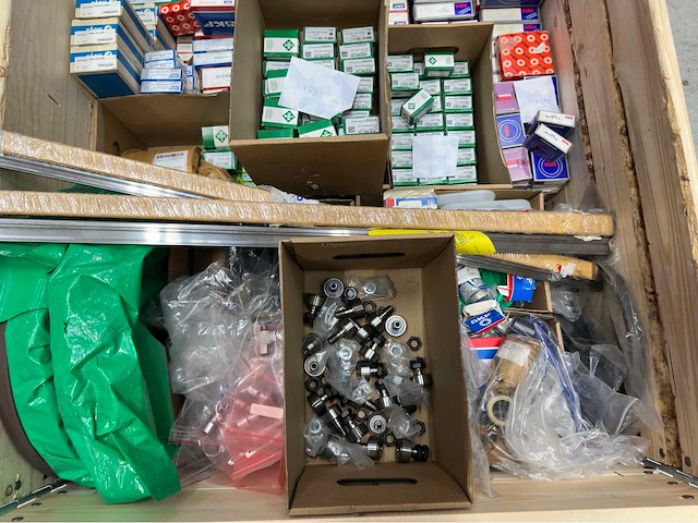 Skf/nsk - partij lagers & oliekeerringen - afbeelding 8 van  15