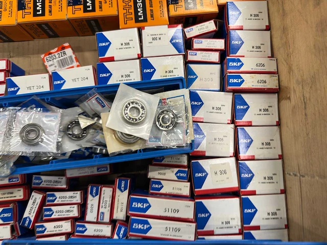 Skf/thk/nsk/ntn - partij lagers en lineaire bussen - afbeelding 9 van  15