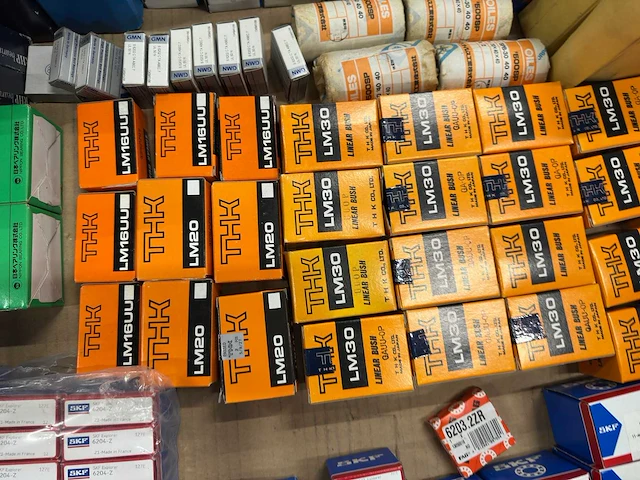 Skf/thk/nsk/ntn - partij lagers en lineaire bussen - afbeelding 4 van  15