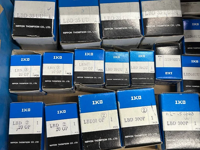 Skf/thk/nsk/ntn - partij lagers en lineaire bussen - afbeelding 13 van  15