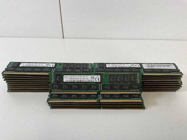 Skhynix (hma84gr7mfr4n-udtdab) 32gb 2rx4, pc4-2400t-rb1-10 rams (25x) - afbeelding 1 van  5