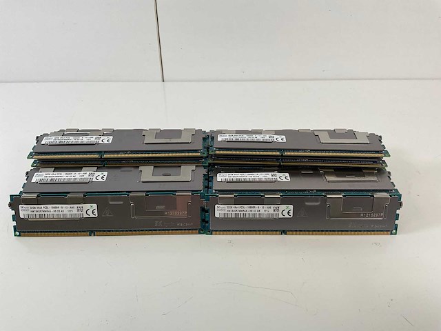 Skhynix (hmt84gr7mmr4a-h9d3ab) 32gb 4rx4, pc3l-10600r-9-12-ab0 rams (30x) - afbeelding 1 van  5