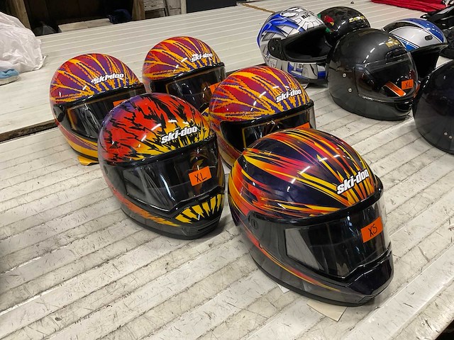 Ski-doo motorhelm xl, xs, l,l (4x) - afbeelding 1 van  5