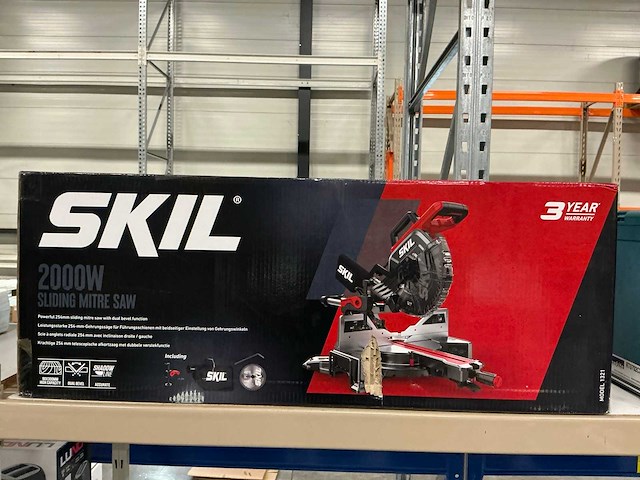 Skil 2000w sliding mitre saw - afbeelding 1 van  2