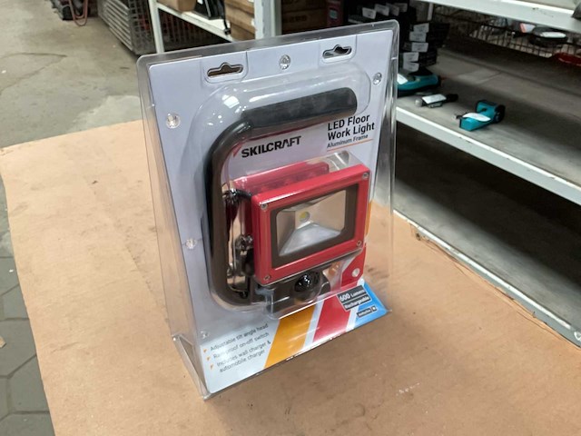 Skilcraft 600 lumens led floor work light - afbeelding 3 van  5