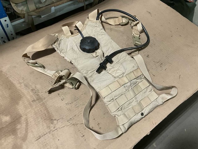 Skilcraft molle ii hydration carrier system - afbeelding 4 van  5