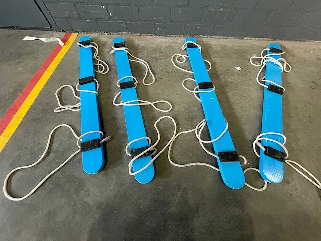 Ski's 3 persoons - afbeelding 1 van  2