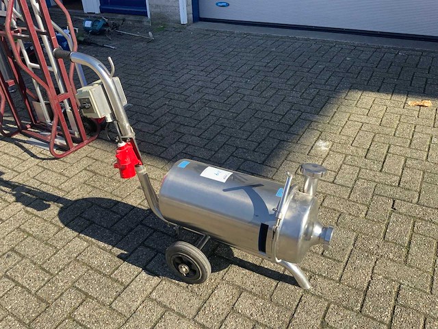 Skm durella s-ii /30b verrijdbare rvs voedingspomp - afbeelding 2 van  4