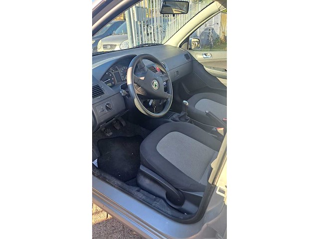 Skoda - 2004 - fabia combi - 1.4-16v choice - 79-pg-rn - afbeelding 7 van  8