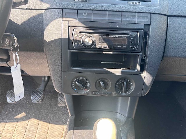 Skoda - 2004 - fabia combi - 1.4-16v choice - personenauto - afbeelding 2 van  16