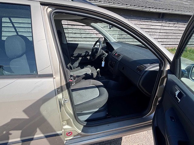 Skoda - 2004 - fabia combi - 1.4-16v choice - personenauto - afbeelding 9 van  16