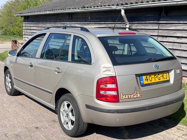 Skoda - 2004 - fabia combi - 1.4-16v choice - personenauto - afbeelding 15 van  16