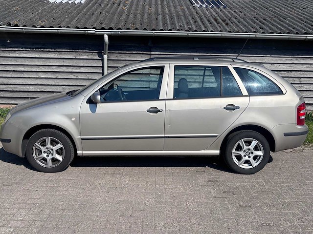 Skoda - 2004 - fabia combi - 1.4-16v choice - personenauto - afbeelding 12 van  26