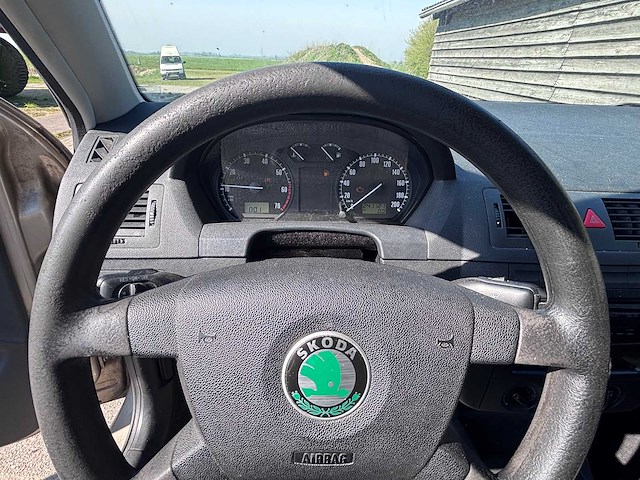 Skoda - 2004 - fabia combi - 1.4-16v choice - personenauto - afbeelding 26 van  26