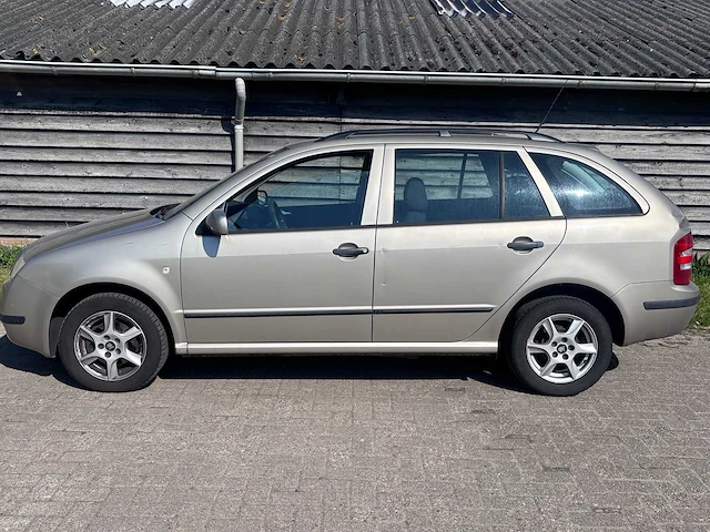 Skoda - 2004 - fabia combi - 1.4-16v choice - personenauto - afbeelding 12 van  26